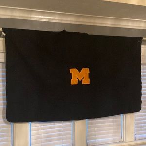 Sir James Outterwear Michigan Wolverines Wool blanket